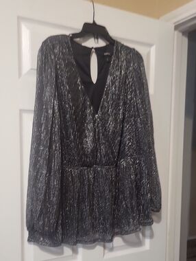 torrid Black Silver Metallic Long Sleeve V-Neck Blouse